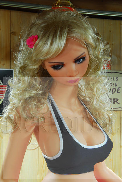 Bar Blonde (57b)
